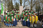 Erinnerungsfoto vor dem Andreas-Hofer-Denkmal mit Freunden der Deutschnofner Kompanie. (c) josi grimm